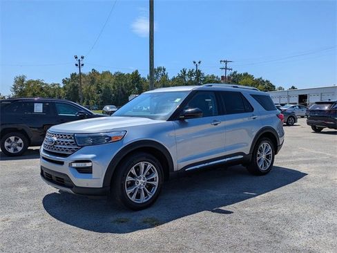 Used 2023 Ford Explorer Limited image 9