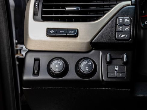 Used 2019 GMC Yukon Denali w/ Denali Ultimate Package image 18