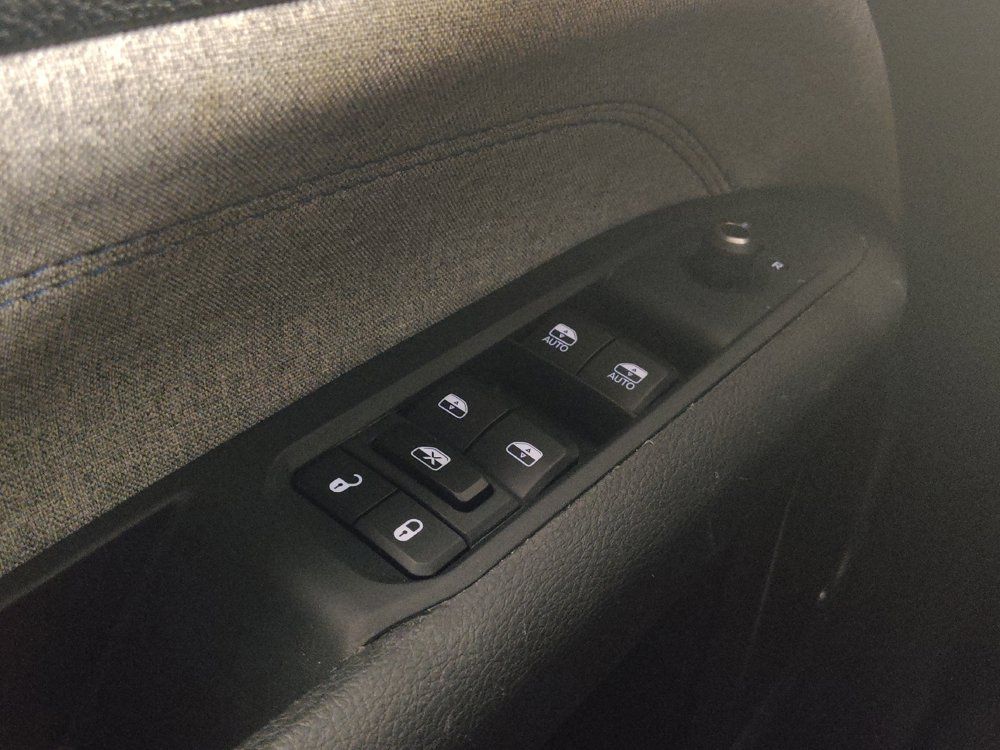 Used 2022 Jeep Compass Latitude w/ Sun and Sound Group FWD image 27