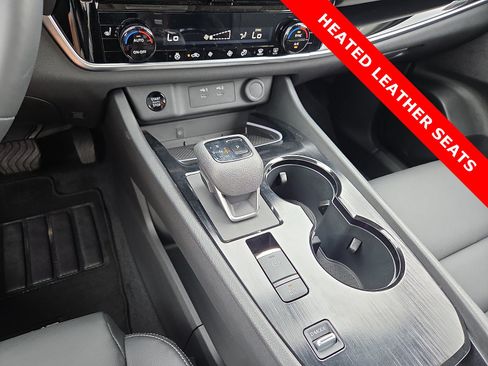 Used 2025 Nissan Rogue SL FWD image 25