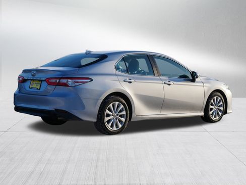 Used 2020 Toyota Camry LE image 7