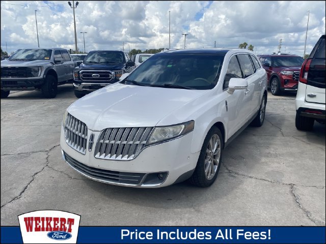 Used 2010 Lincoln MKT AWD image 1