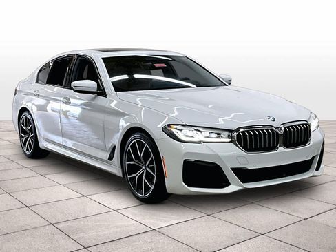 Used 2023 BMW 540i w/ Executive Package RWD image 2