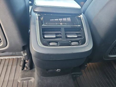 Used 2018 Volvo XC90 T6 R-Design w/ Convenience Package image 18