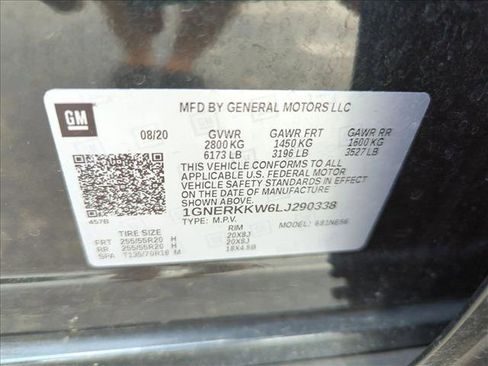 Used 2020 Chevrolet Traverse Premier w/ LPO, Blackout Package FWD image 15