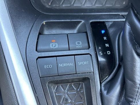 Used 2025 Toyota RAV4 XLE Premium image 18