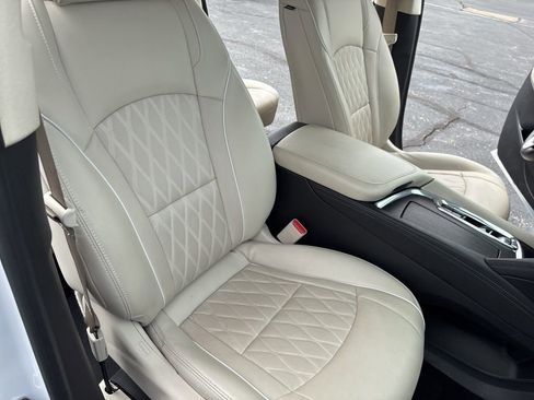 Used 2023 Buick Enclave Avenir w/ Avenir Technology Package AWD/4WD image 41