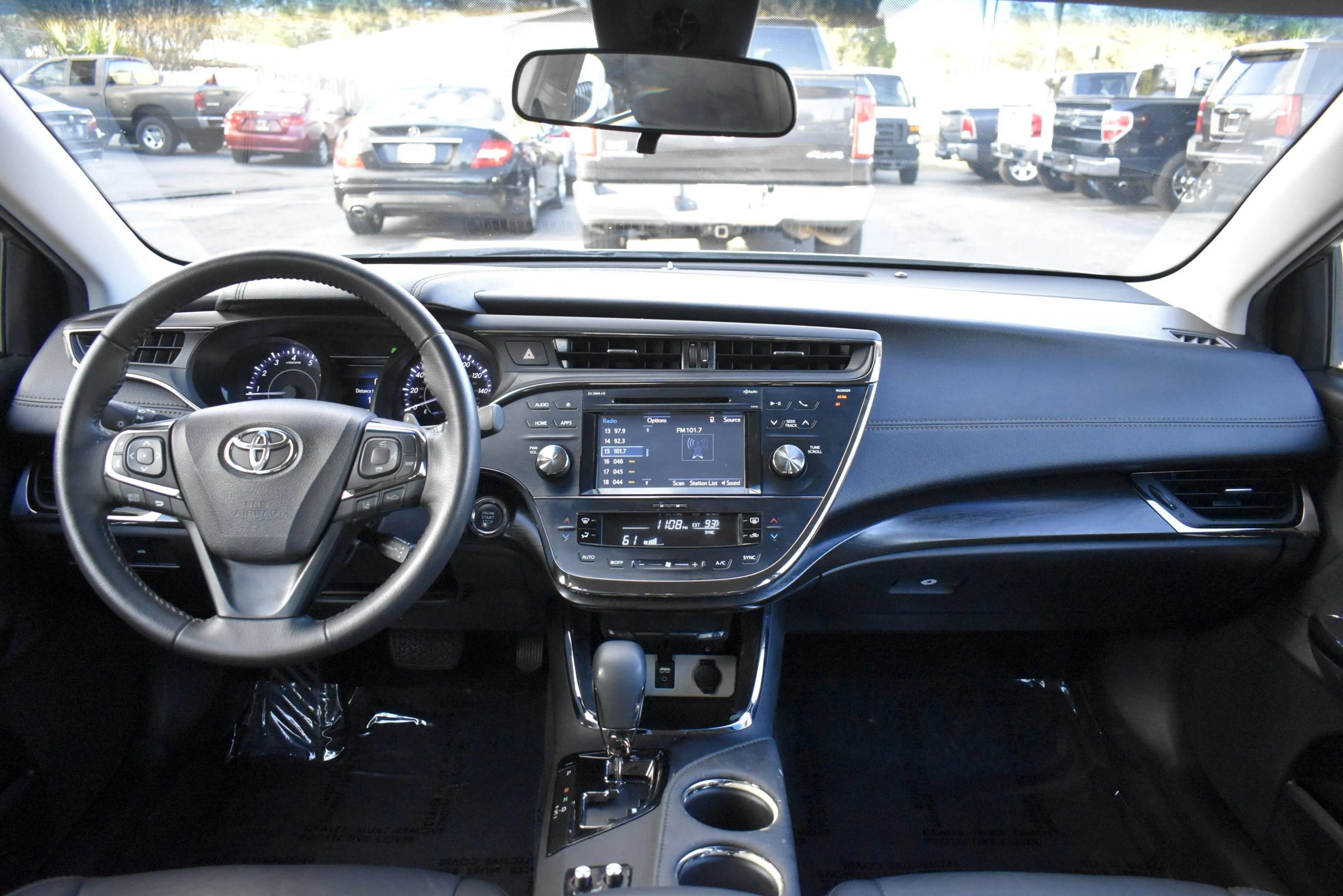Used 2018 Toyota Avalon XLE FWD image 12