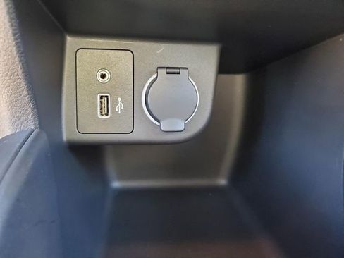 Certified 2025 Nissan Kicks Play S image 25