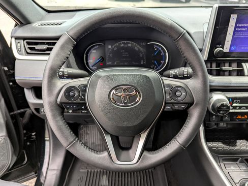Used 2024 Toyota RAV4 SE w/ Convenience Package image 16