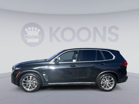 Used 2024 BMW X5 xDrive50e image 2
