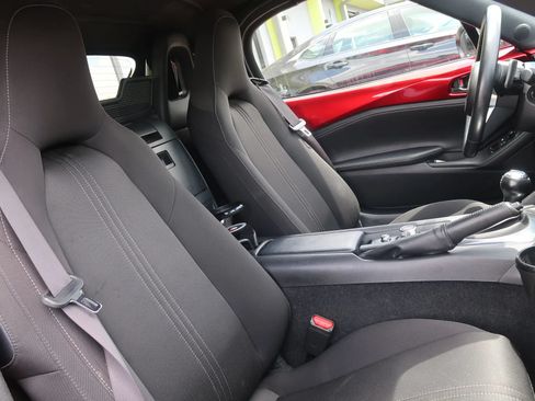 Used 2021 MAZDA MX-5 Miata Club RWD image 23