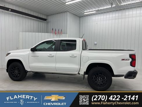 Used 2024 Chevrolet Colorado Z71 w/ Z71 Convenience Package 2 image 5
