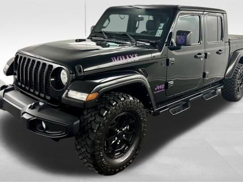 Used 2021 Jeep Gladiator Willys image 4