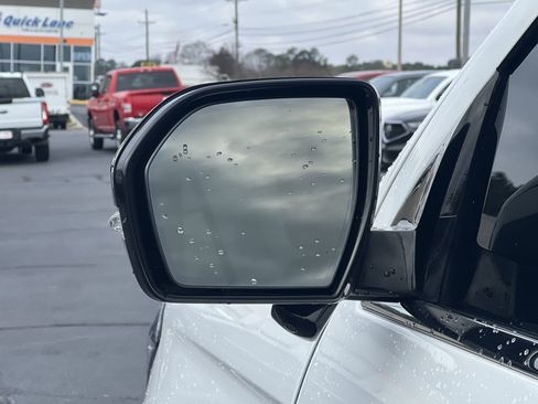 Used 2023 Ford Expedition Limited image 34