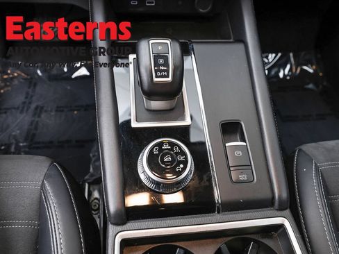 Used 2024 Mitsubishi Outlander SE FWD image 13