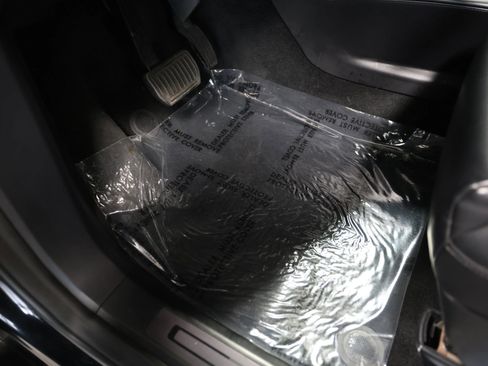 Used 2018 Tesla Model X 75D image 28