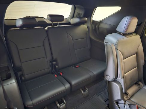 Used 2025 Chevrolet Traverse Z71 w/ Driver Confidence Package image 34