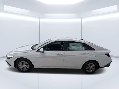New 2026 Hyundai Elantra SE FWD image 6