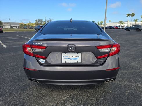 Used 2019 Honda Accord Touring image 4
