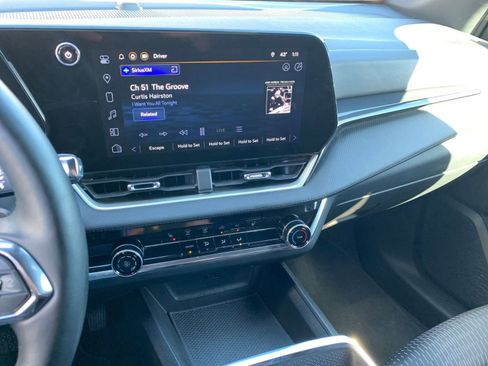 Used 2025 Chevrolet Equinox LT image 17