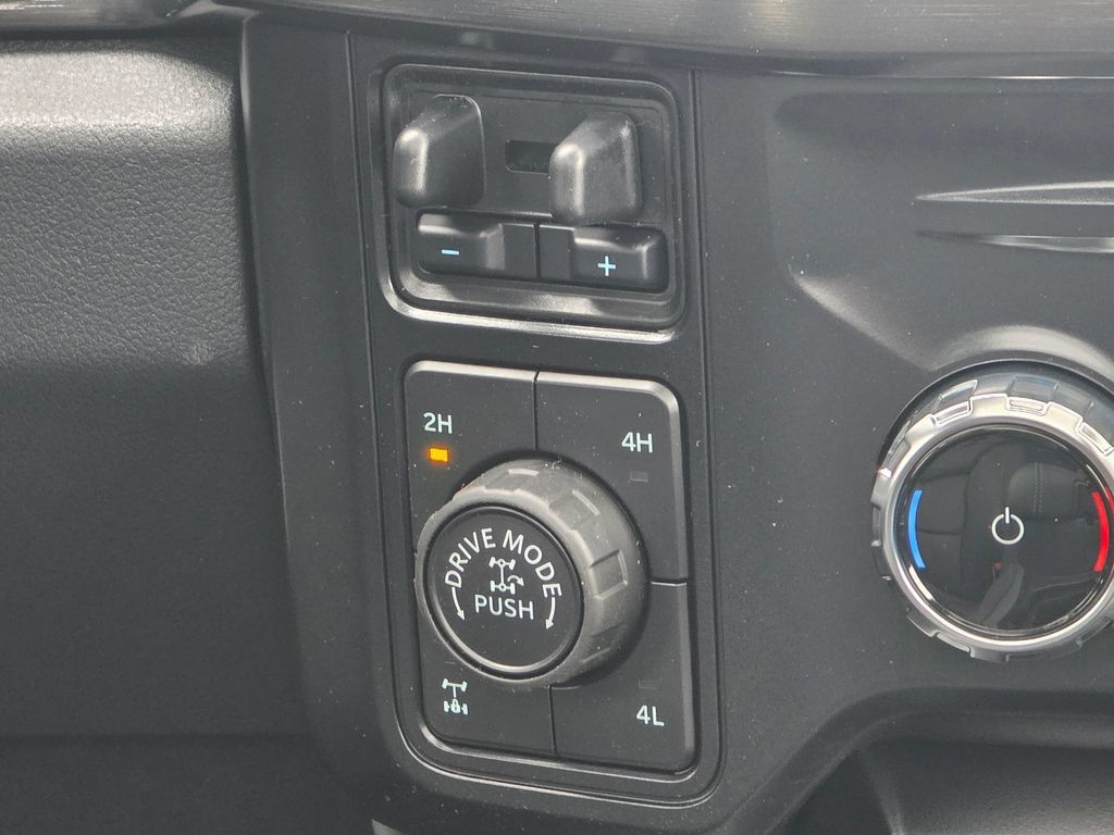 New 2026 Ford F350 Lariat w/ Tremor Off-Road Package AWD/4WD image 16