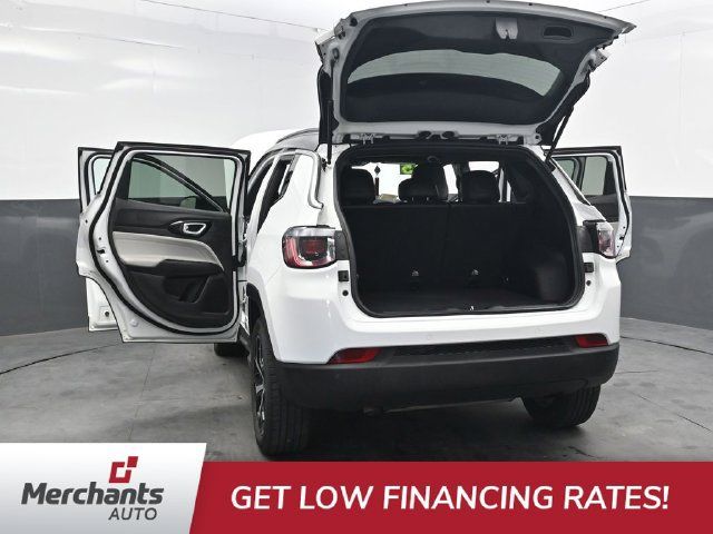 Used 2025 Jeep Compass Limited AWD/4WD image 46