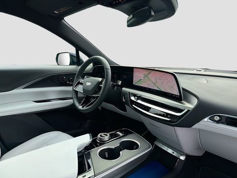 New 2025 Cadillac Lyriq Sport image 30