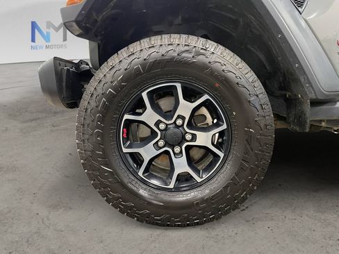 Used 2018 Jeep Wrangler Rubicon AWD/4WD image 14
