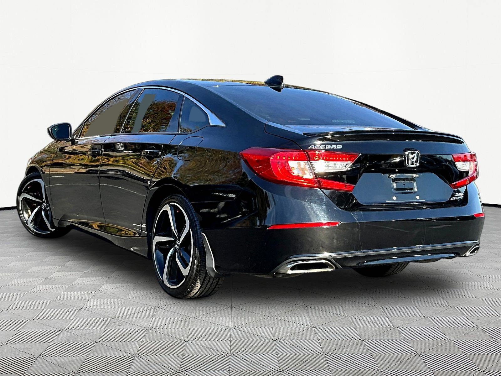 Used 2021 Honda Accord Sport image 4