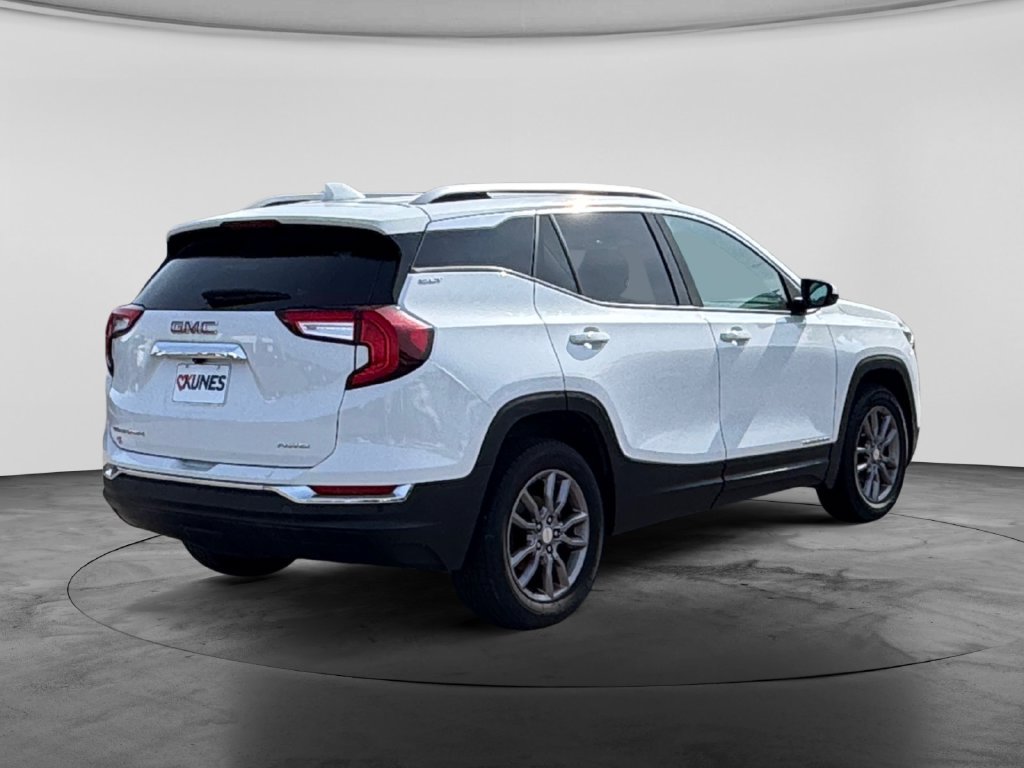 Used 2023 GMC Terrain SLT AWD/4WD image 8