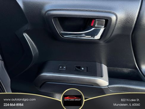 Used 2018 Toyota Tacoma Limited image 24