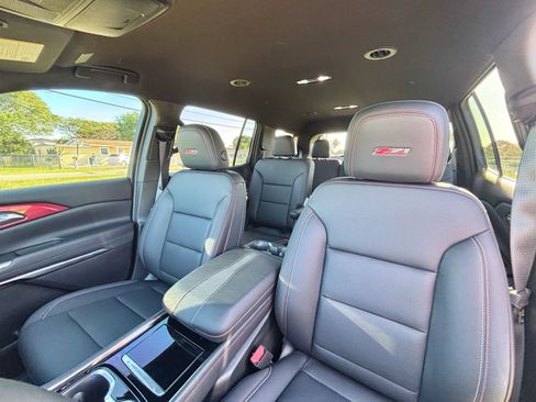Used 2026 Chevrolet Traverse Z71 image 8