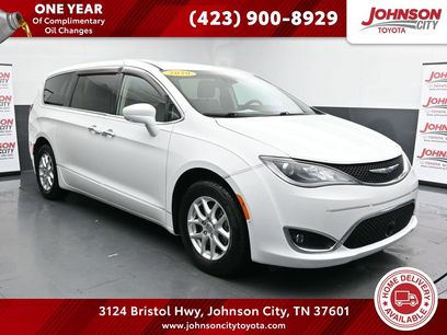 Used 2020 Chrysler Pacifica Touring w/ Advanced Safetytec Group