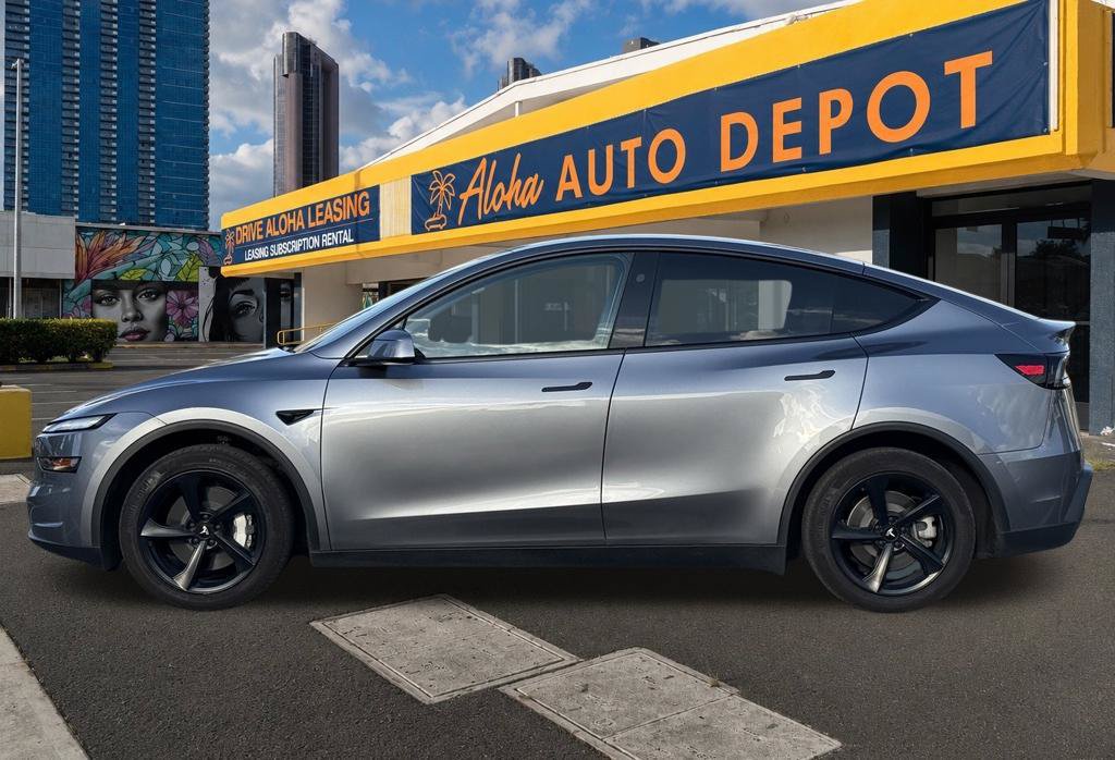 Used 2026 Tesla Model Y Long Range RWD image 2