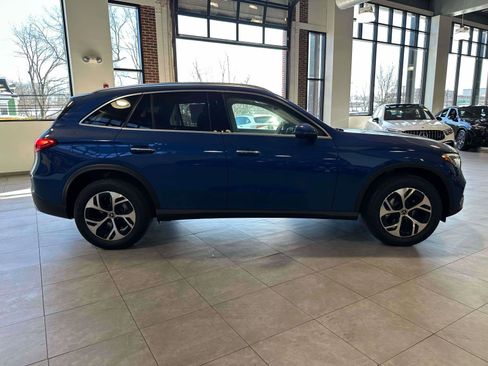 Used 2025 Mercedes-Benz GLC 350e 4MATIC image 5