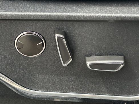 Used 2023 Ford F150 Lariat image 35