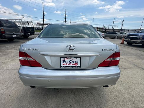 Used 2004 Lexus LS 430 RWD image 4