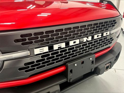 Used 2022 Ford Bronco Badlands w/ Sasquatch Package image 25