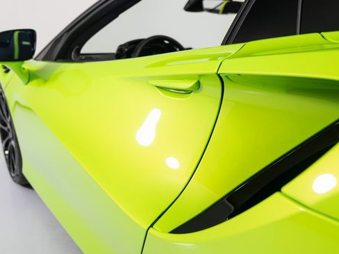 Used 2025 McLaren Artura Spider image 35