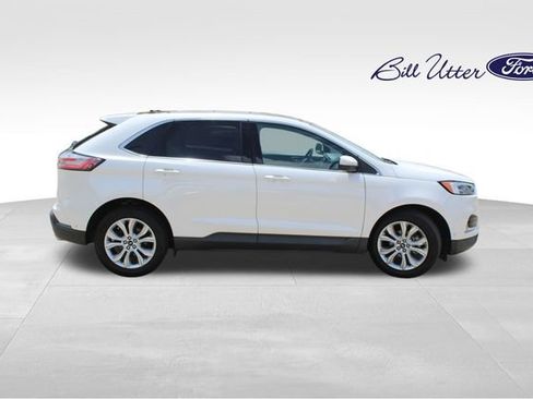 Used 2020 Ford Edge Titanium w/ Equipment Group 301A FWD image 4
