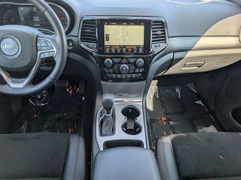 Used 2021 Jeep Grand Cherokee Laredo X AWD/4WD image 19
