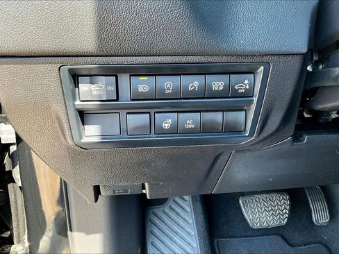 Used 2025 Toyota Tundra Limited image 32