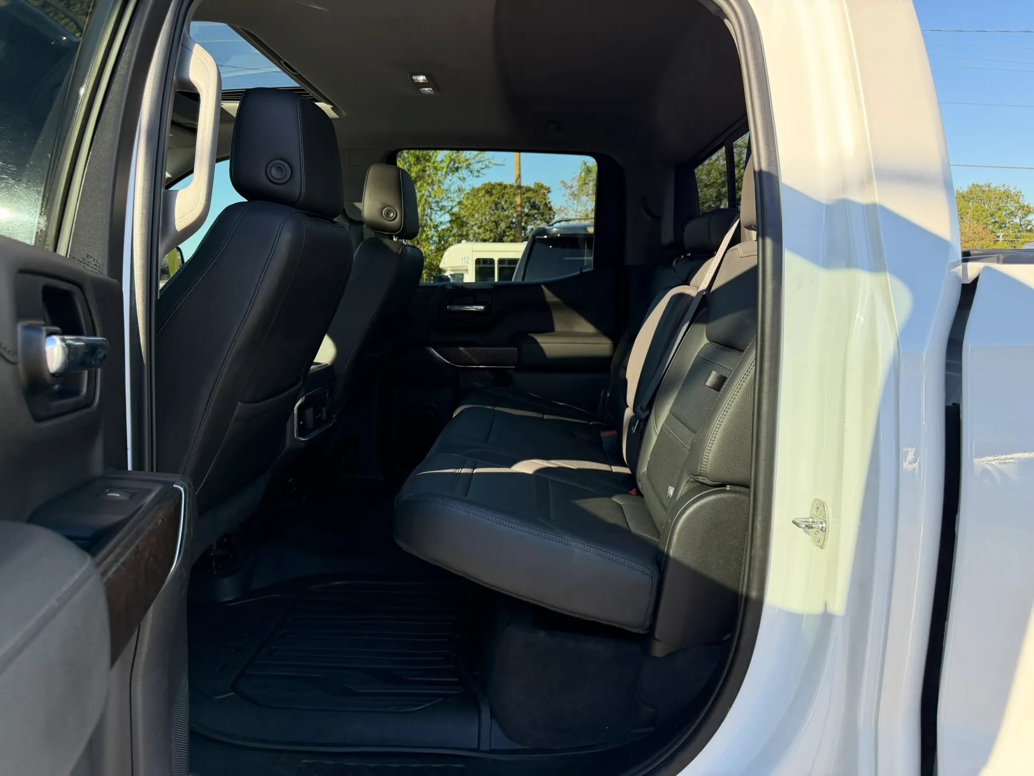 Used 2019 GMC Sierra 1500 Denali w/ Technology Package AWD/4WD image 17