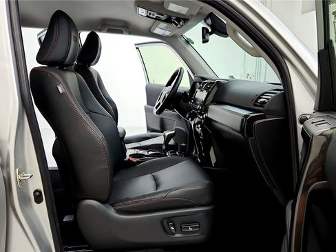 Certified 2024 Toyota 4Runner TRD Off-Road Premium image 28