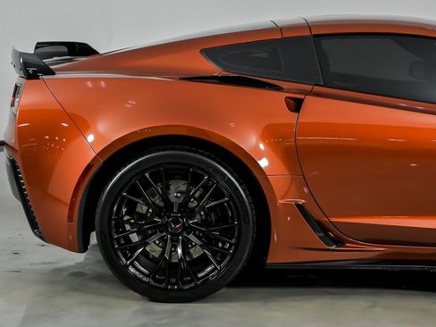 Used 2016 Chevrolet Corvette Z06 w/ 3LZ Preferred Equipment Group RWD image 13