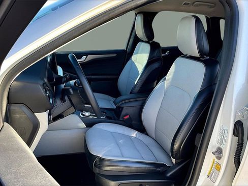 Used 2023 Ford Escape SE image 25