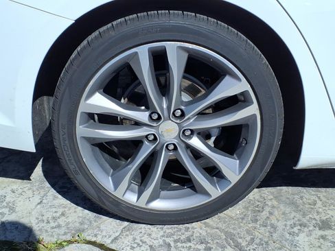 Used 2023 Chevrolet Malibu LT w/ Driver Confidence Package FWD image 6