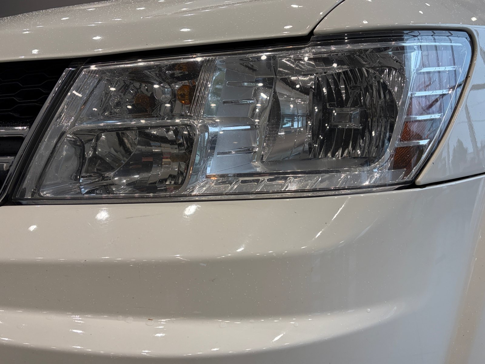 Used 2018 Dodge Journey SE w/ Connectivity Group FWD image 9