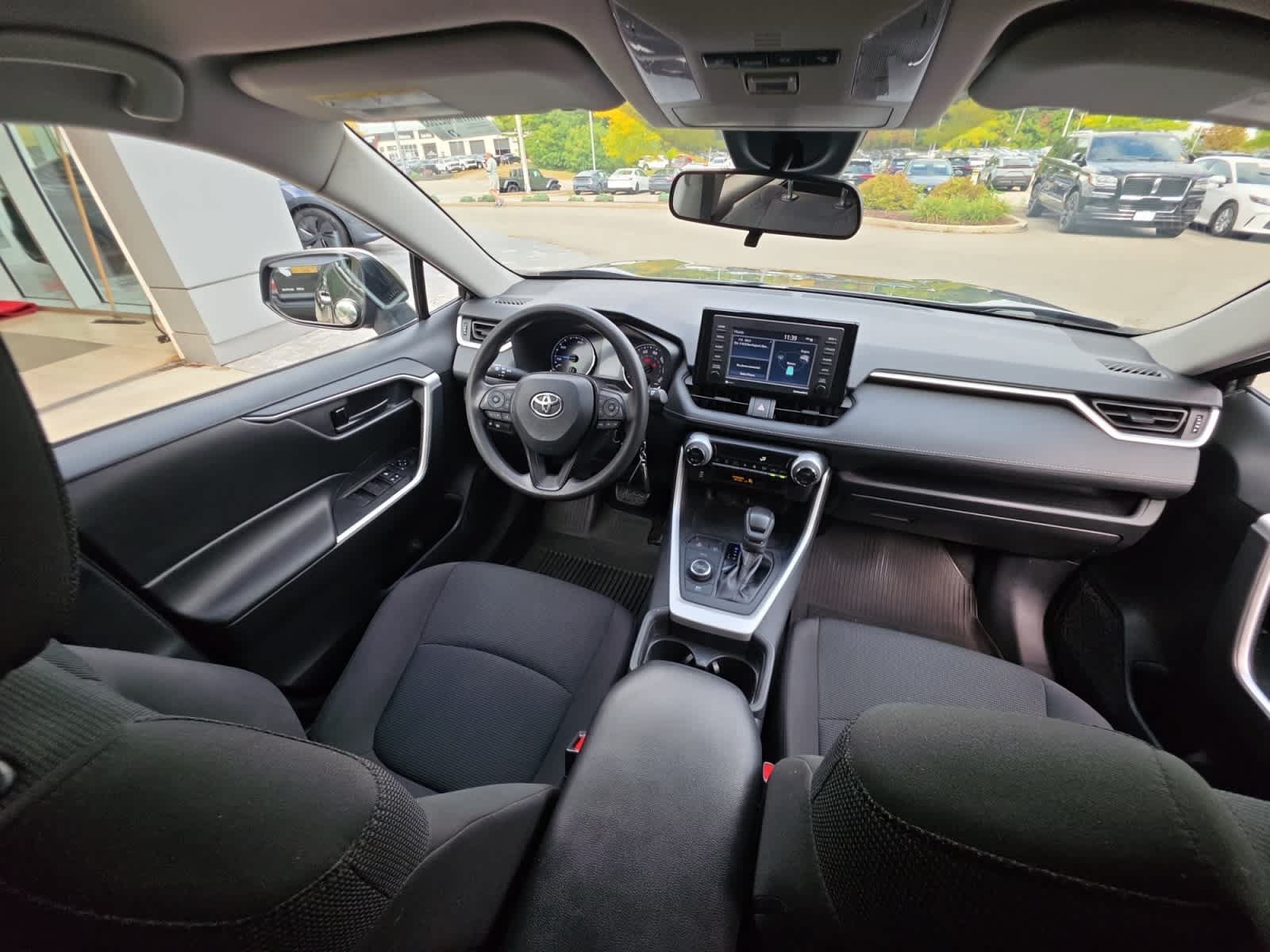 Used 2021 Toyota RAV4 LE AWD/4WD image 23